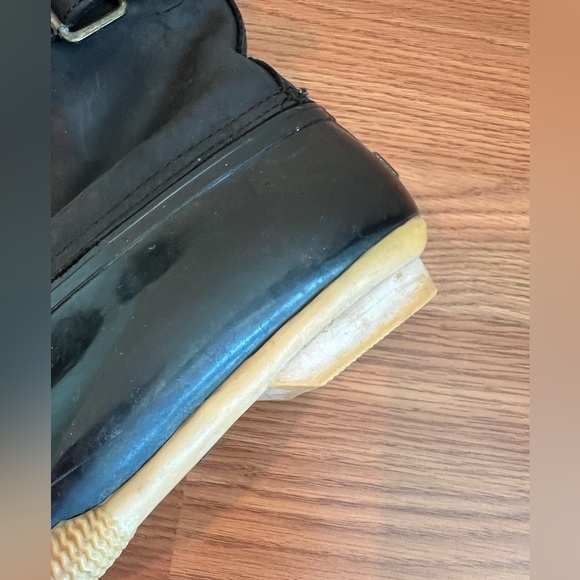 Sperry Top-Sider Black Boots with Cream Fur Lining - Picture 7 of 14